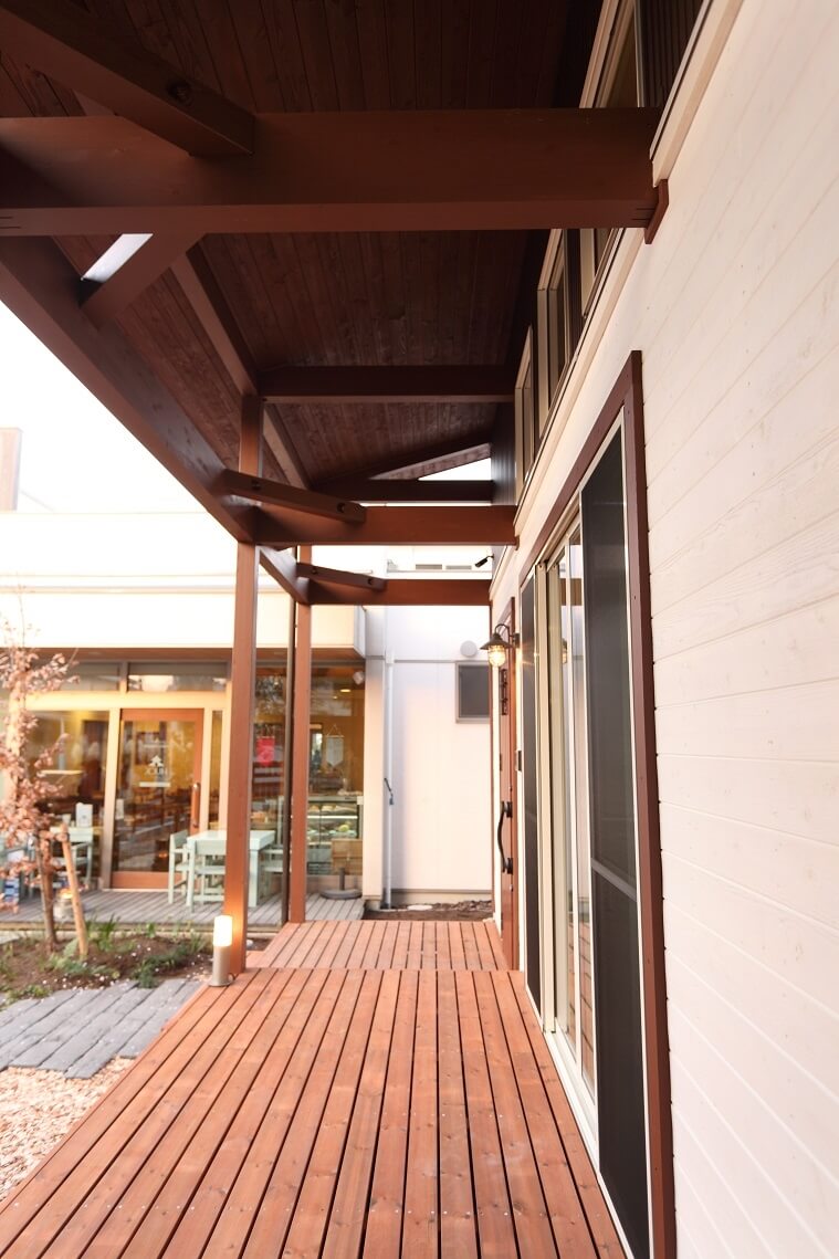 HUCKのお庭｜気持ちのいい木の家｜愛知県安城市 暮らしのお店フロントポーチ！